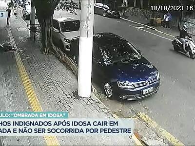 87 years old woman breaks own femur competing for space on sidewalk