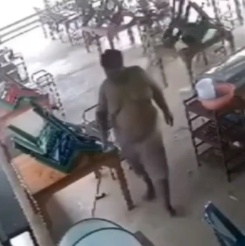 Fat People And Electricity Mix Fine For Ync