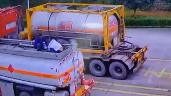A Gas Leak Escalates Into a Massive Fire (Longer Version).
