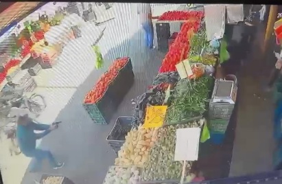 Lucky merchant miraculously escape from sicario bullet 