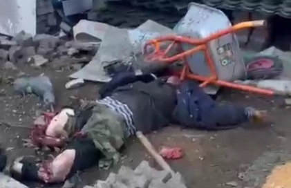 two foreign specialists tried to saw through an artillery shell