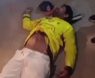 woman crying her dead husband killed by sicario 