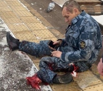 robber was hit by a train while trying to escape from his victim 