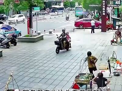 HOLY CRAP: Huge Wall Falls on Street. (Final Destination)