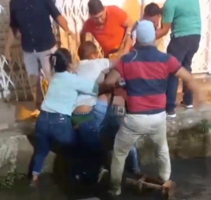 Two thieves punished hard after a fail robbery 