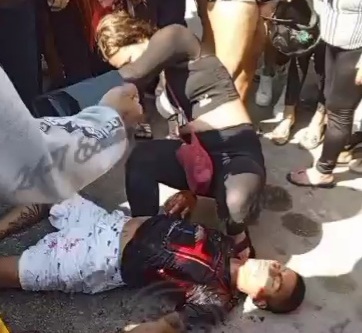 Young Man takes his Final Gasp of Air after getting shoot by sicario 