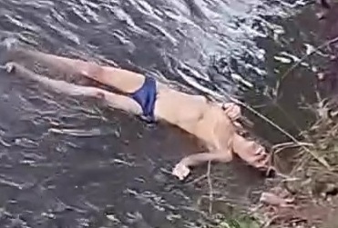 Dead corps dumped in river