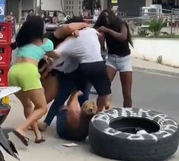 YOU MUST PAY FOR THE BLOWJOB !!!!