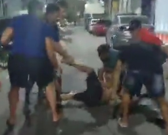 Thief punished hard in favela 