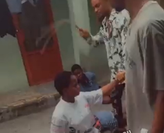 Dude Beats his Wife Because She Questioned his Side Chick