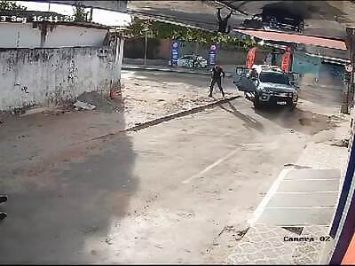 Runaway criminal is shot and stopped by police