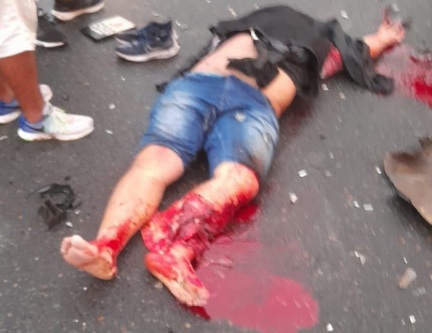 Horrific traffic accident leave motorcyclist crashed dead 