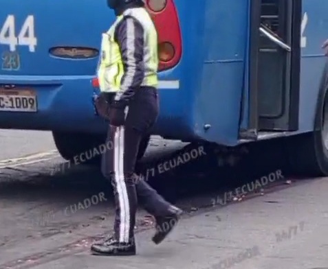 Motorcyclist crashed dead under bus 