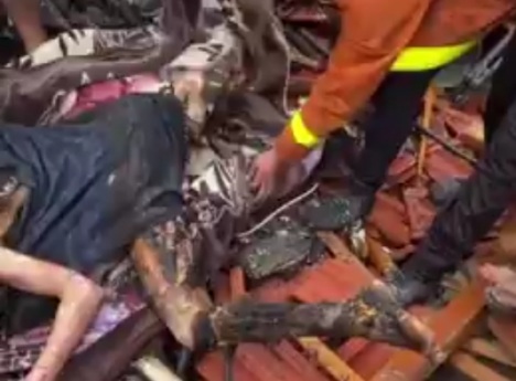 Palestinian civilians calcinated after Israeli airstrike 