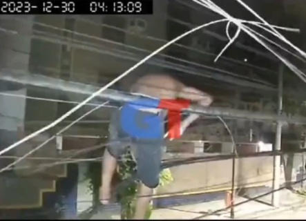 Stupid Copper Thief Falls and Break his Legs 