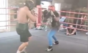 'PRO FEMALE Boxer KTFO in 2 Sec by Amateur Dude.