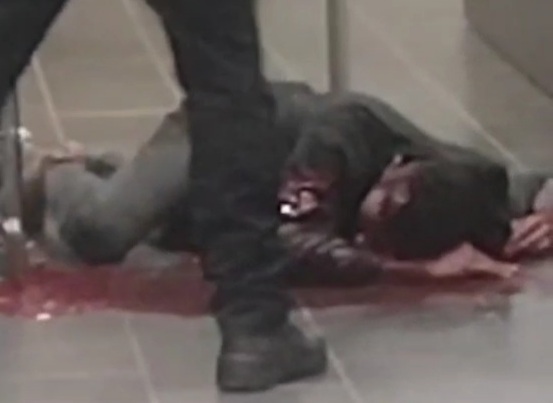 Thief shoot by security guard 