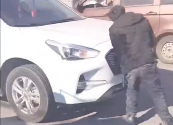 NOTHING CAN STOP A CHINESE FEMALE DRIVER 