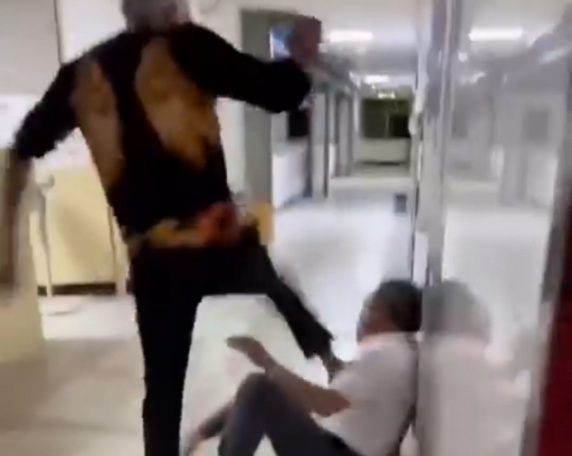 Two Patients fighting in Hospital 