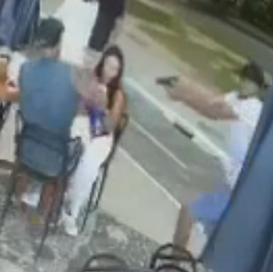 Sicario Gang Interrupts Dinner with the Girlfriend.