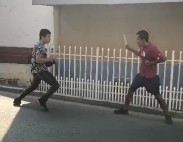 Colombian criminals knives fight 