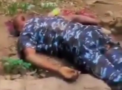 Police officer shoot dead during confronting nigerian paramilitary tro