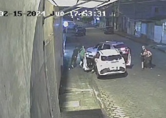 GEEZ: Couple Kidnapped from their Car by Criminals 