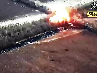 Russian self-propelled artillery system MSTA-S destroyed 