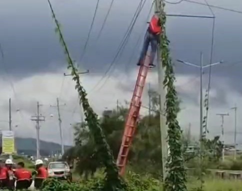 Worker Receives Fatal  SHOCK while Doing his Work
