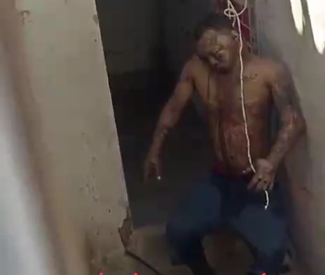 Neighbors discover rotten body of young man committed suicide 