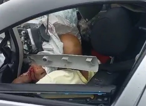 Collision between speeding car and truck leave couple crashed dead 