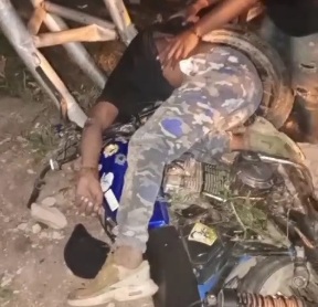 [ACCIDENT+AFTERMATH]Speeding Motorcyclist crashed dead into guardrail 