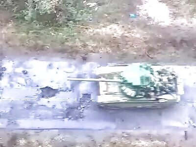 RUSSIAN TANK UNIT GET AMBUSHED 