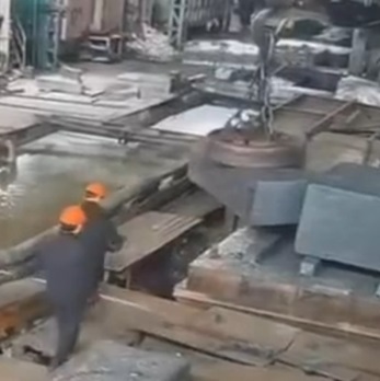 Crane Drops 500Kg Load, Killing Worker Instantly