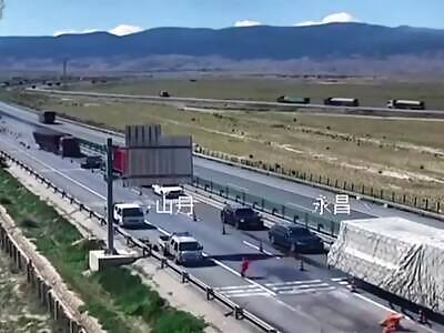 Out of control truck suffering brake failure causes 8 deaths 