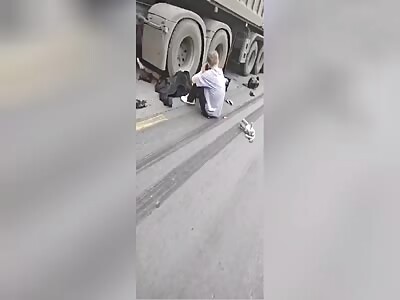 The nightmare of a young Chinese female driver 