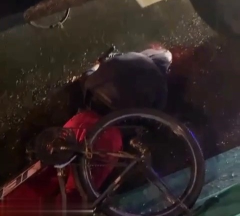 Cyclist crashed dead by truck 