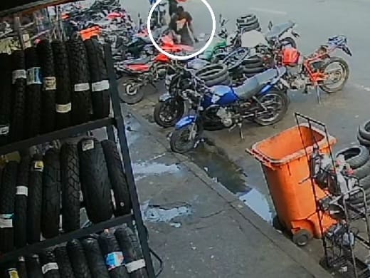 Poor Bastard Doesn't See His Death Coming (Full)