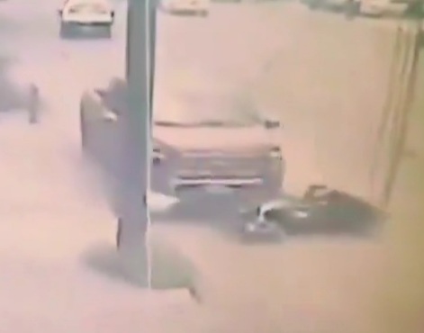 Victims ran over the thieves who had taken 2.5 million pesos from them