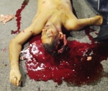 [BRAIN ON THE ASPHALT]MOTORCYCLIST CRASHED DEAD BY SPEEDING CAR 