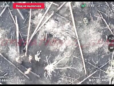 Russian soldier saves his comrade and kills 2 Ukrainians.