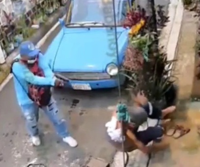 SHOT BY SICARIO WHILE RESTING IN A HAMMOCK AT HIS HOUSE