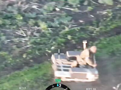 [LOUD ????????] R2-D2 gets his schiit pushed in (Russian video)