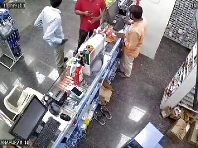 Pakistan man drops dead of a heart attack 