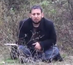 FUGITIVE SHOOTS HIMSELF IN FRONT OF POLICE OFFICERS @2.00 (Close-up Video)