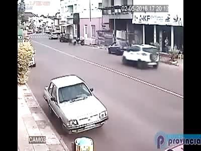 Two People Executed in Broad Daylight by Mistake While Sitting and Chatting in the Street