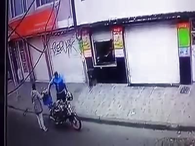 Shooter Drops His Weapon But Still Able to Execute his Victim