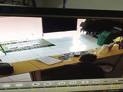 Submissive Man Shot Dead During Robbery @1:20