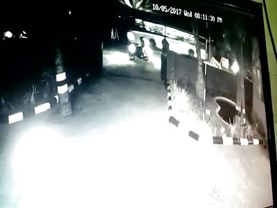 Severed Head of a Man Thrown Into Police Station by Rival Gang Members