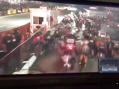 Crazy Accident During Cycling Race